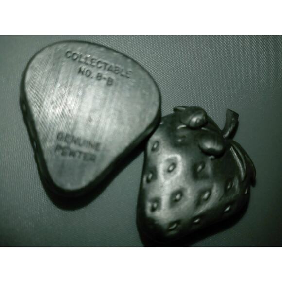 Vintage Ms Dee Strawberry Jewelry Brooch/Pin Ladybug Earrings Pewter Trinket Box - Picture 7 of 7